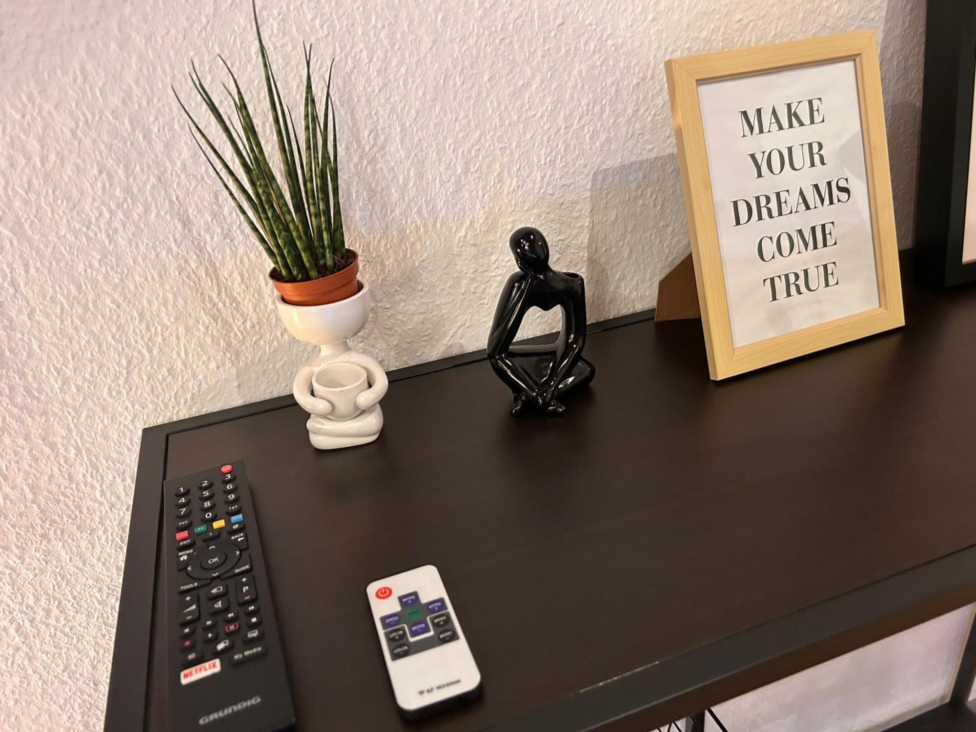 3 In Apartment